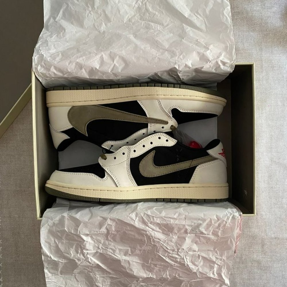 Air Jordan 1 Low Travis Scott Olive
